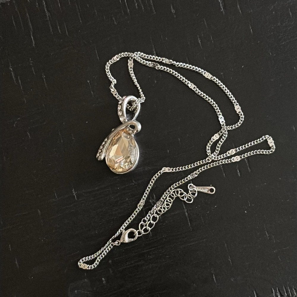 Silver Tone 18 KRGP Gold Plated Teardrop Rhinestone Charm Necklace Peach - Picture 3 of 11